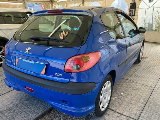 Peugeot 206 1.4 Petit Filou 2006 – снимка 2
