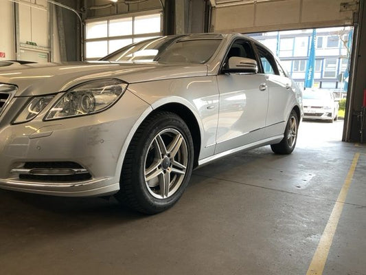 Mercedes-Benz E-Klasse E 250 CGI BlueEfficiency Elegance 2011 – снимка 2