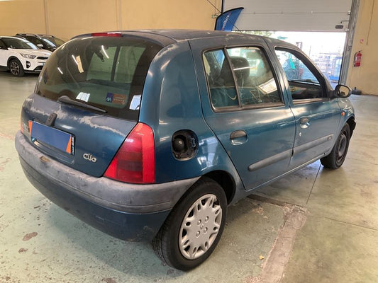 Renault Clio 1.4 RXE 1999 – снимка 2