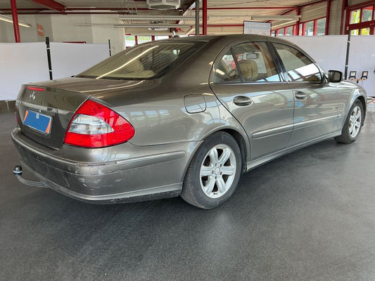Mercedes-Benz E-Klasse E 220 CDI Avantgarde 2009 – снимка 2
