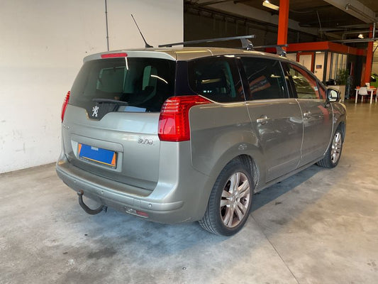 Peugeot 5008 1.6 THP Family plus 2010 – снимка 2