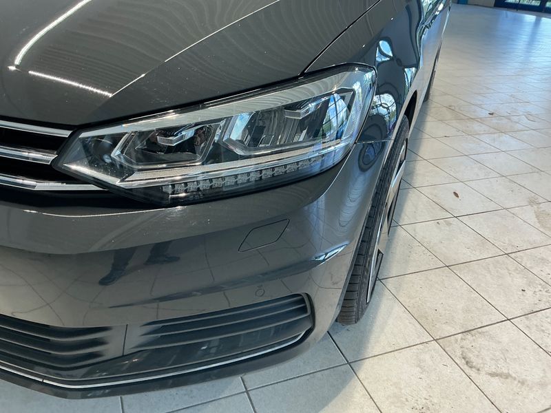 Volkswagen Touran 2.0 TDI IQ.DRIVE 2019 – снимка 24