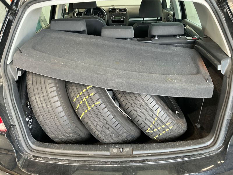 Volkswagen Golf VI 1.6 TDI Trendline 2011 – снимка на щета