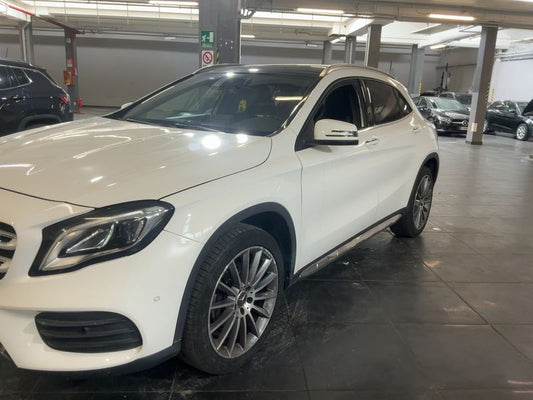 Mercedes-Benz GLA-Klasse GLA 200 AMG Line 2018 – снимка 2