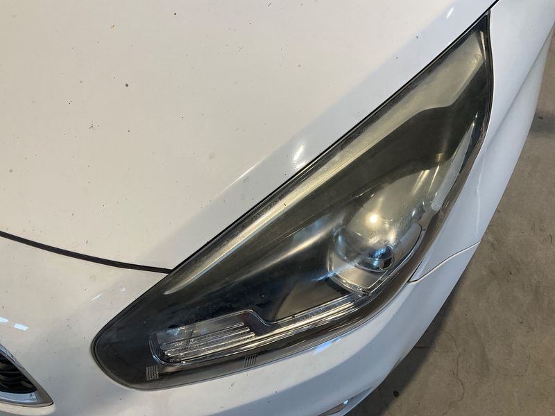 Kia Carens 1.7 CRDi Class 2015 – снимка 35