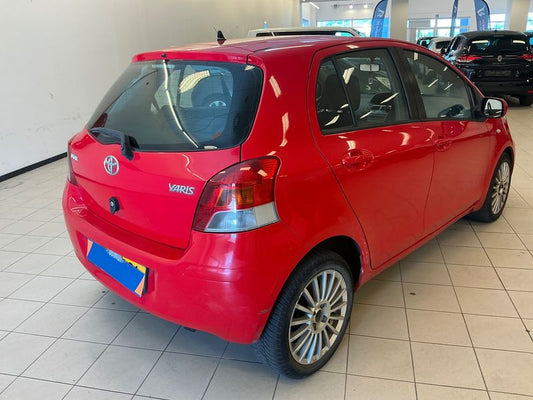 Toyota Yaris 1.4 D-4D 2009 – снимка 2