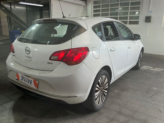 Opel Astra 1.6 CDTI DPF Selective 2015 – снимка 2