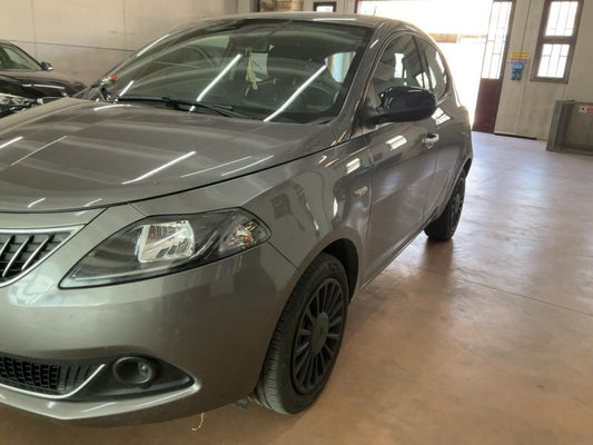 Lancia Ypsilon 1.0 Mild-Hybrid Silver 2022 – снимка 2