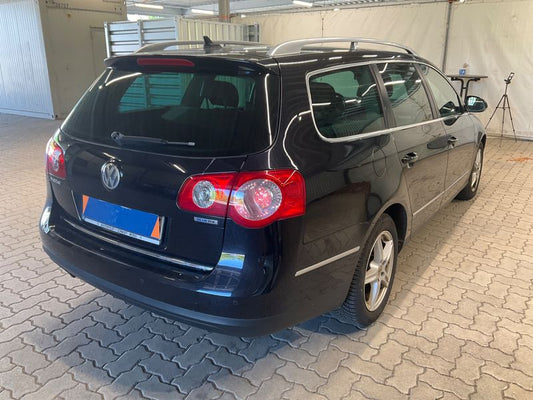 Volkswagen Passat 2.0 TDI Highline BlueTDI 2010 – снимка 2