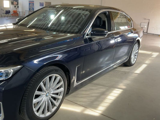 BMW 7er 750i L xDrive 2019 – снимка 2