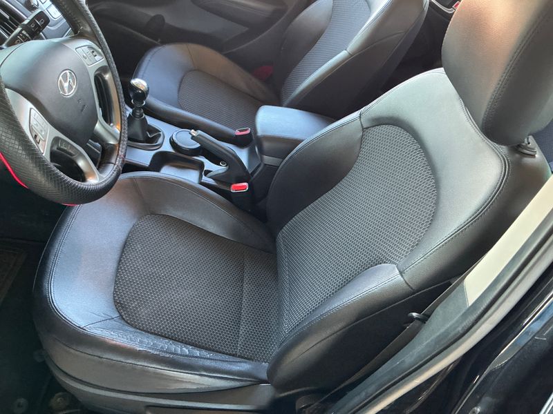 Hyundai ix35 1.7 CRDi Comfort 2WD 2011 – снимка 22