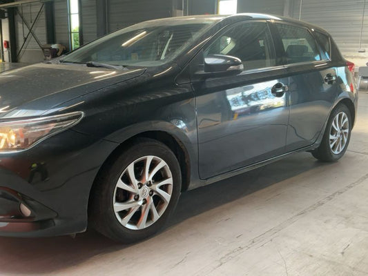 Toyota Auris 1.2 Turbo Design Edition 2016 – снимка 2