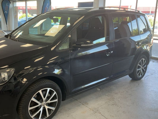 Volkswagen Touran 2.0 TDI Design Edition 2011 – снимка 2