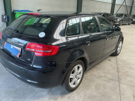 Audi A3 Sportback 1.6 Attraction 2010 – снимка 2