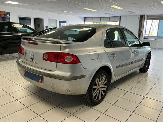 Renault Laguna 1.9 dCi Confort Dynamique 2005 – снимка 2