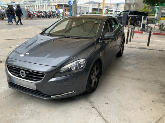 Volvo V40 2.0 D3 Momentum 2014 – снимка 2