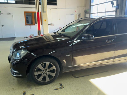Mercedes-Benz C-Klasse C 220 CDI T BlueEfficiency Avantgarde 2012 – снимка 2