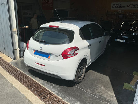 Peugeot 208 1.6 HDi Affaire Pack CD Clim 2012 – снимка 2