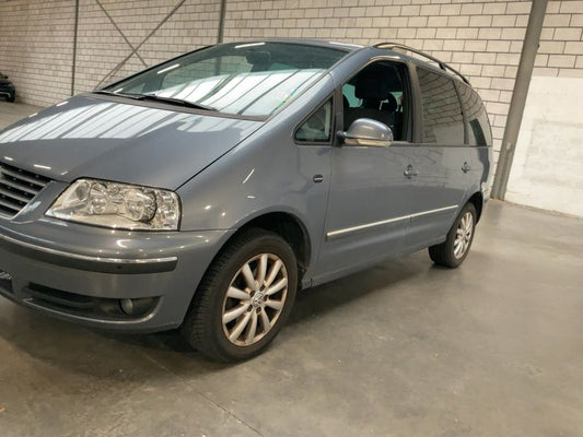 Volkswagen Sharan 1.9 TDI Sportline 2010 – снимка на щета 2