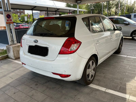Kia cee'd 1.4 Motion 2012 – снимка 2