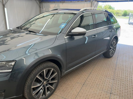 Skoda Octavia 2.0 TDI Scout 4x4 2020 – снимка 2