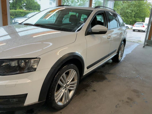 Skoda Octavia 2.0 TDI Scout 4x4 2016 – снимка 2