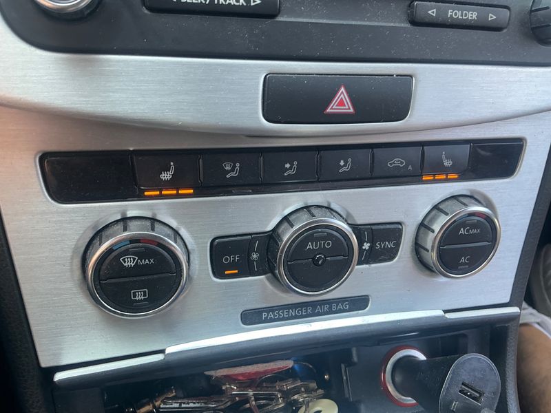 Volkswagen Passat 2.0 TDI Highline BlueMotion Tech 2012 – снимка на щета