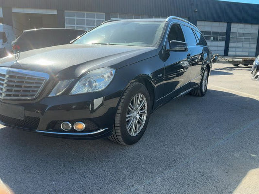 Mercedes-Benz E-Klasse E 200 CGI T BlueEfficiency Elegance 2010 – снимка 2
