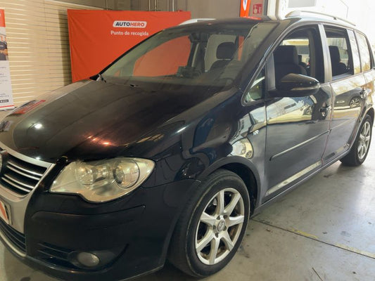 Volkswagen Touran 2.0 TDI Highline 2010 – снимка 2