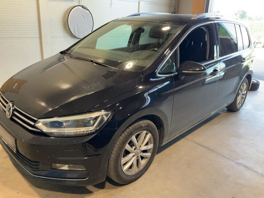 Volkswagen Touran 1.6 TDI Highline BlueMotion Tech 2016 – снимка 2