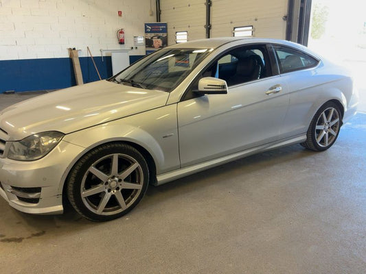 Mercedes-Benz C-Klasse C 220 CDI BlueEfficiency 2012 – снимка 2