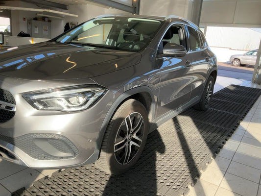 Mercedes-Benz GLA-Klasse GLA 200 d Progressive 2021 – снимка 2