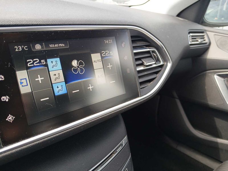 Peugeot 308 1.6 Blue-HDi 2017 – снимка 59