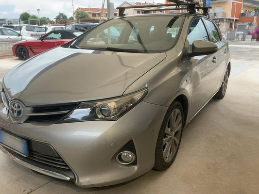 Toyota Auris 1.8 Hybrid Lounge 2013 – снимка 2