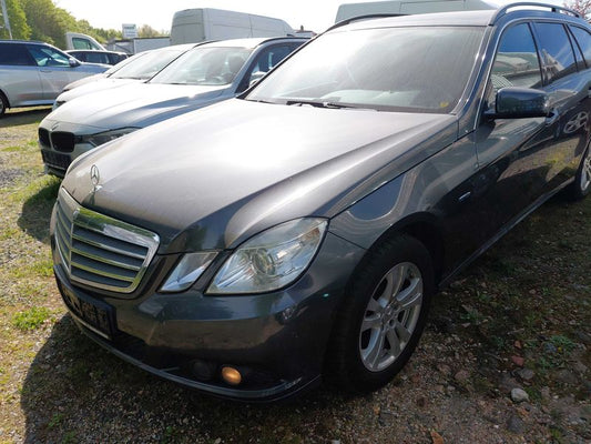 Mercedes-Benz E-Klasse E 200 CDI T BlueEfficiency 2010 – снимка 2