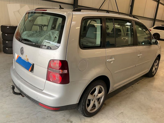 Volkswagen Touran 1.6 Trendline 2009 – снимка 2