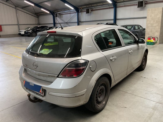 Opel Astra 1.7 CDTI 150 Jahre Opel 2012 – снимка 2