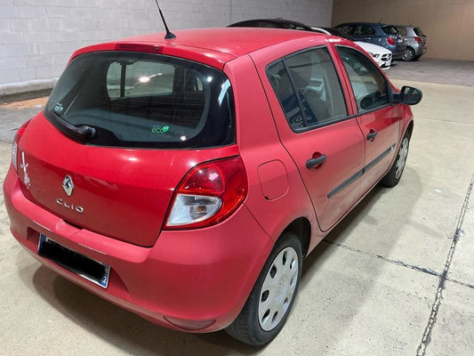 Renault Clio 1.5 dCi Authentique 2010 – снимка 2