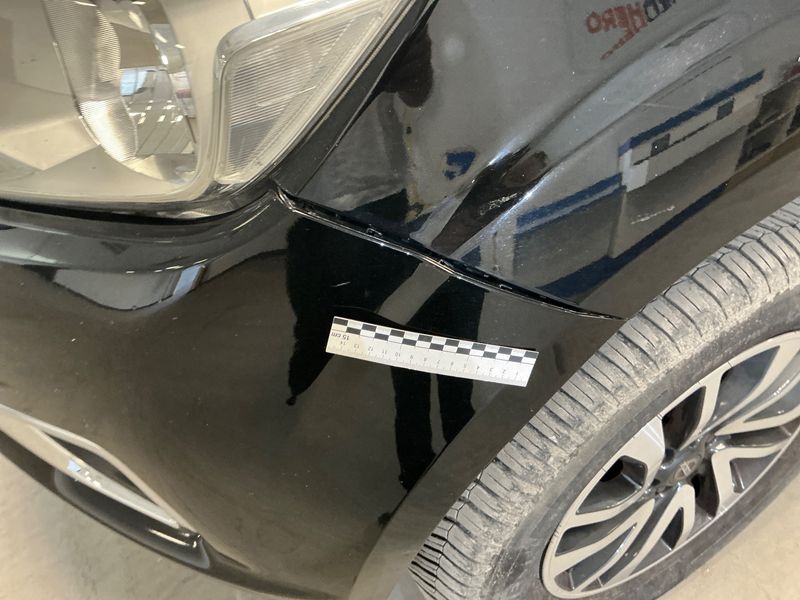 Nissan Navara NP-300 2.3 dCi Tekna+ Double Cab 4x4 2018 – снимка 39
