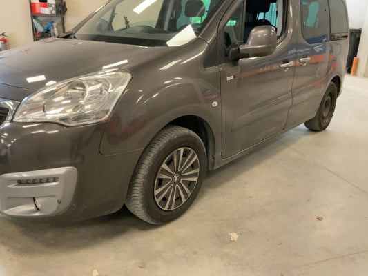 Peugeot Partner 1.2 PureTech Active 2017 – снимка 2