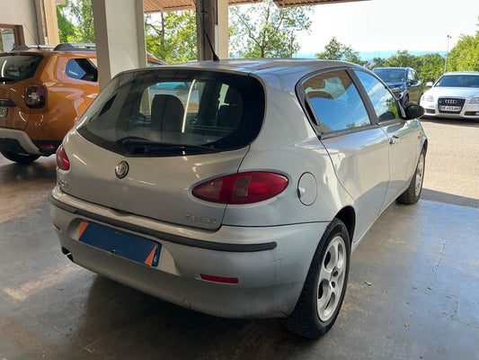 Alfa Romeo Alfa 147 1.6 T.Spark Distinctive 2002 – снимка 2