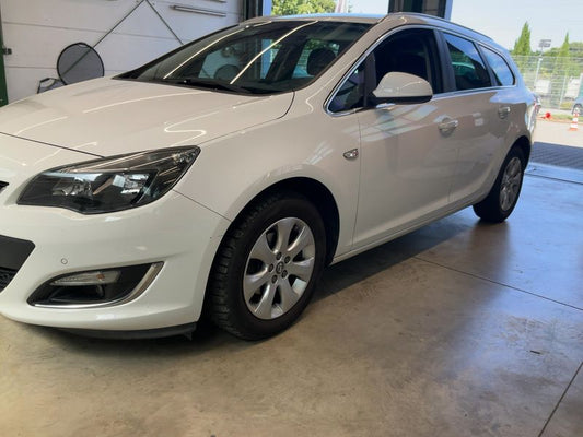 Opel Astra 1.4 Turbo Exklusiv 2015 – снимка 2