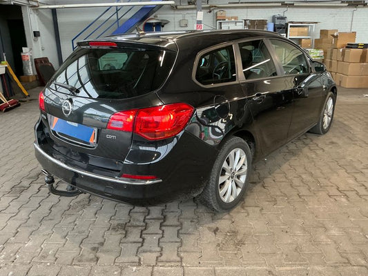 Opel Astra 2.0 CDTI Active 2013 – снимка 2