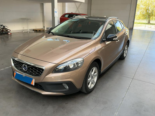 Volvo V40 Cross Country 2.0 D2 2015 – снимка 2