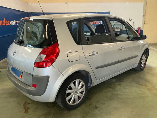 Renault Scenic 1.5 dCi Dynamique 2008 – снимка 2