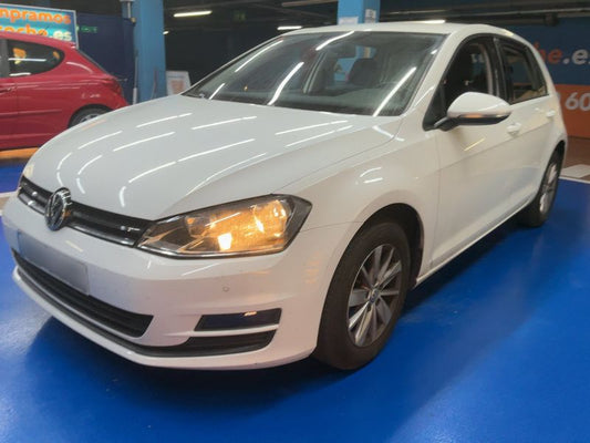 Volkswagen Golf VII 1.6 TDI Business BlueMotion Tech 2015 – снимка 2