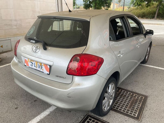 Toyota Auris 2.0 D-4D Sol 2008 – снимка 2