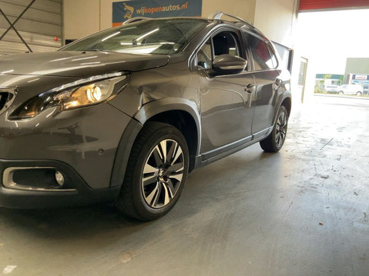 Peugeot 2008 1.2 PureTech Allure 2018 – снимка 2