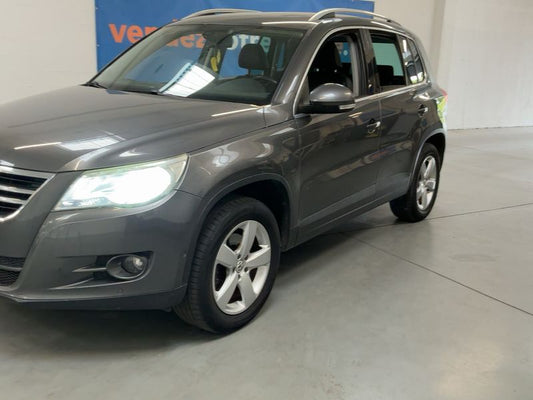 Volkswagen Tiguan 2.0 TDI Carat 4Motion 2010 – снимка 2