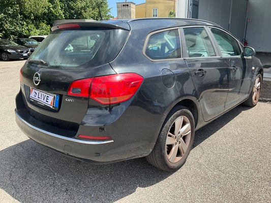 Opel Astra 1.7 CDTI Elective 2013 – снимка 2
